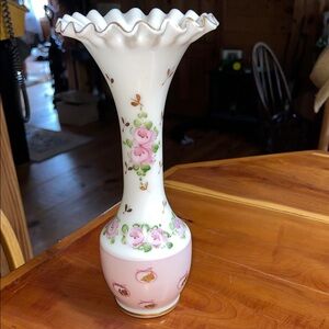 Consolidated Glass Charleton Rose Floral 1940’s Vase.
